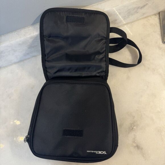 Nintendo 3DS Super Mario Black Universal Transporter Case - Picture 5 of 16